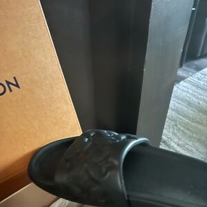 Louis Vuitton black Mens size 12 slides